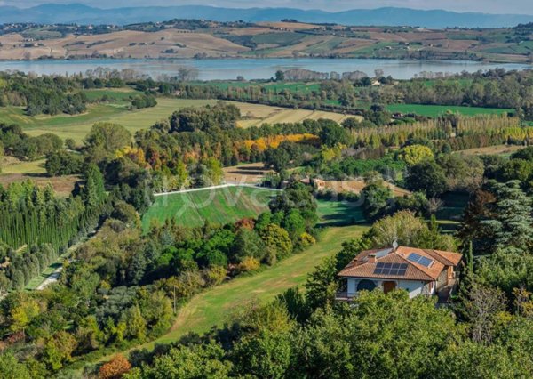 casa indipendente in vendita a Chiusi