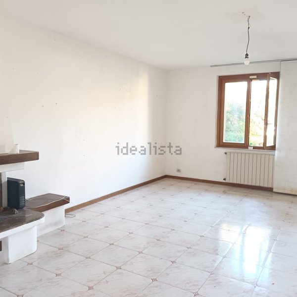 casa indipendente in vendita a Chiusi in zona Macciano