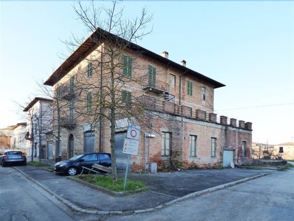 casa indipendente in vendita a Chiusi in zona Chiusi Scalo