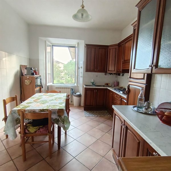 appartamento in vendita a Chiusi in zona Chiusi Scalo