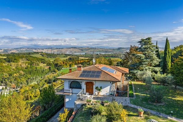 casa indipendente in vendita a Chiusi