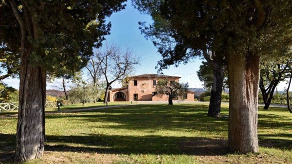 negozio in vendita a Chiusi in zona Chiusi Scalo