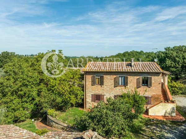 casa indipendente in vendita a Chiusi in zona Macciano