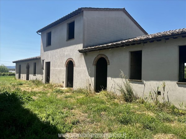 casa indipendente in vendita a Chiusi in zona Montallese