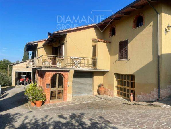 azienda agricola in vendita a Chiusi in zona Montallese