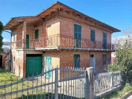 casa indipendente in vendita a Chiusi in zona Montallese