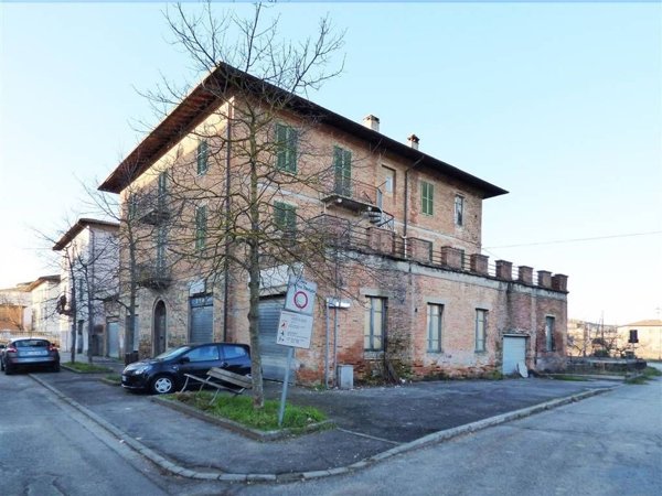 casa indipendente in vendita a Chiusi in zona Chiusi Scalo