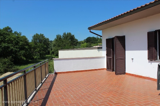 casa indipendente in vendita a Chiusi in zona Chiusi Scalo