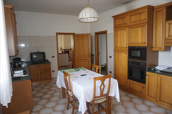 casa indipendente in vendita a Chiusi in zona Montallese