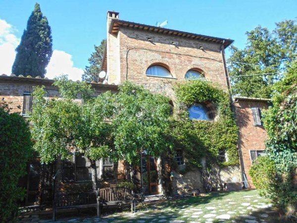 casa indipendente in vendita a Chiusi