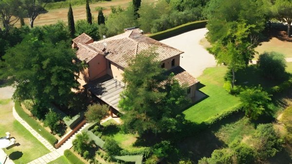 casa indipendente in vendita a Chiusi in zona Chiusi Scalo