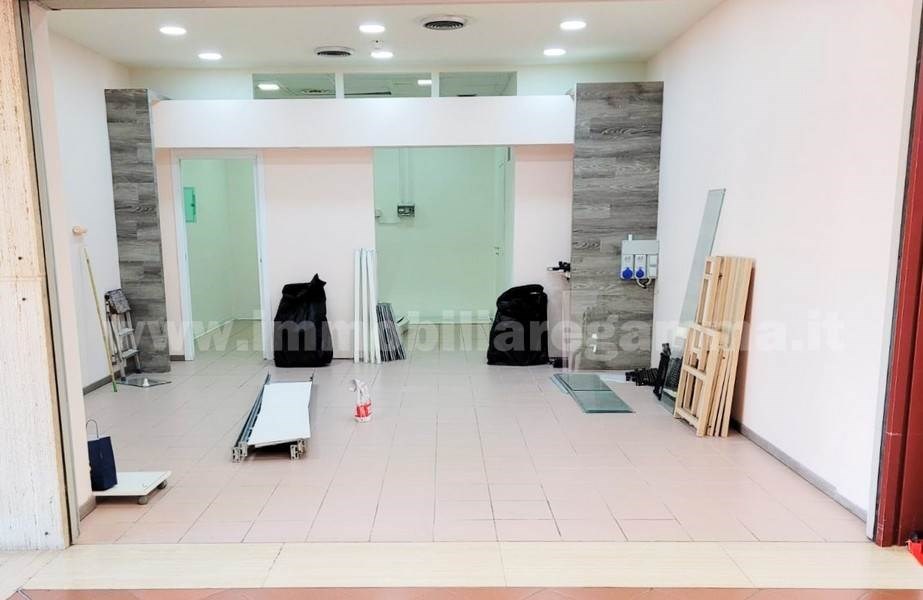 ufficio in vendita a Chiusi in zona Querce al Pino