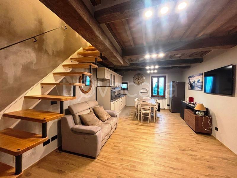 casa indipendente in vendita a Chiusi