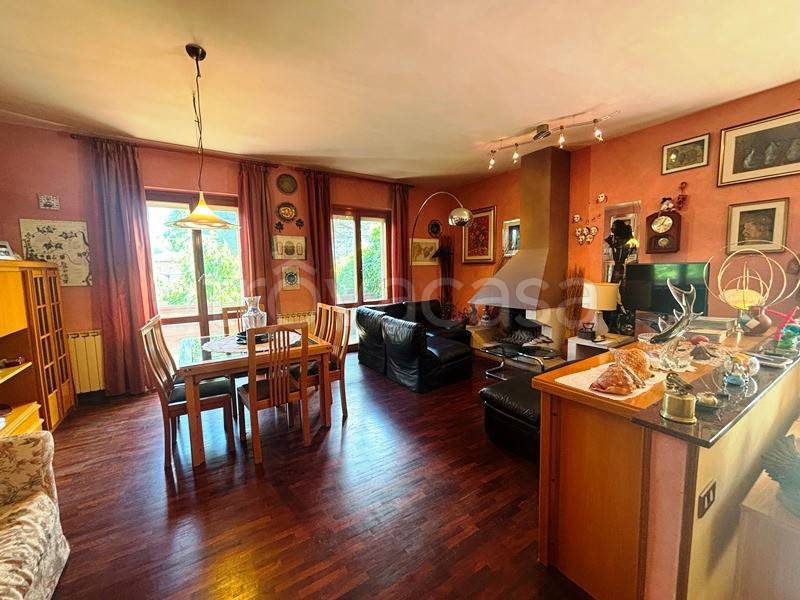 casa indipendente in vendita a Chiusi in zona Macciano