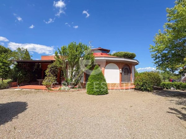 casa indipendente in vendita a Chiusi