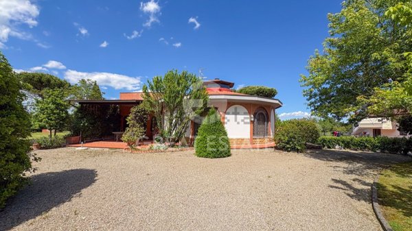 casa indipendente in vendita a Chiusi