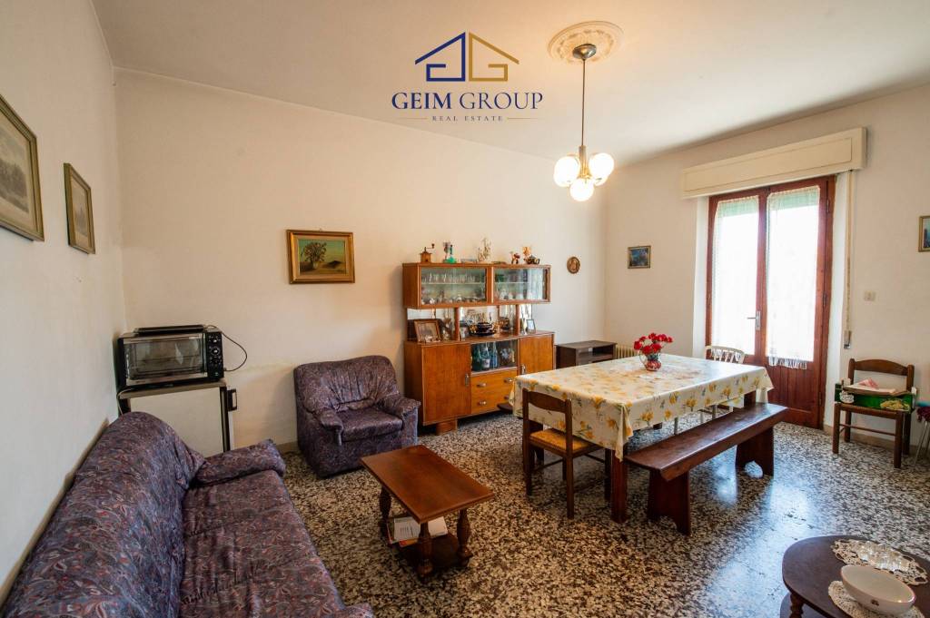 casa indipendente in vendita a Chiusi in zona Montallese