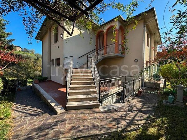 casa indipendente in vendita a Chiusi in zona Chiusi Scalo