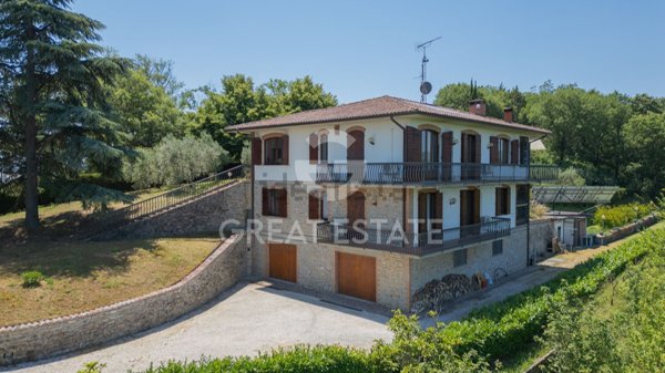 casa indipendente in vendita a Chiusi in zona Macciano