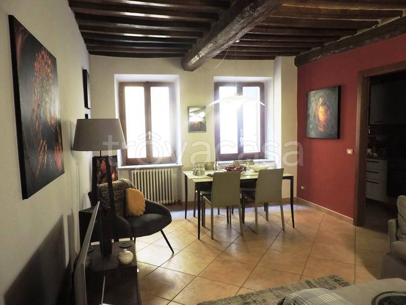 casa indipendente in vendita a Chiusi