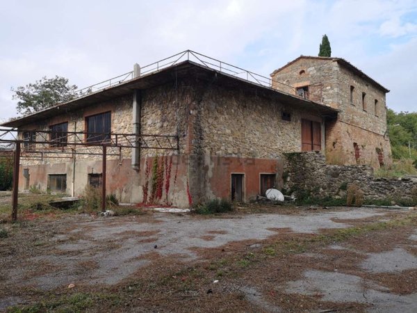 casale in vendita a Chiusi