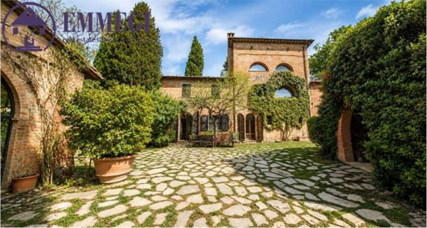 casa indipendente in vendita a Chiusi in zona Macciano
