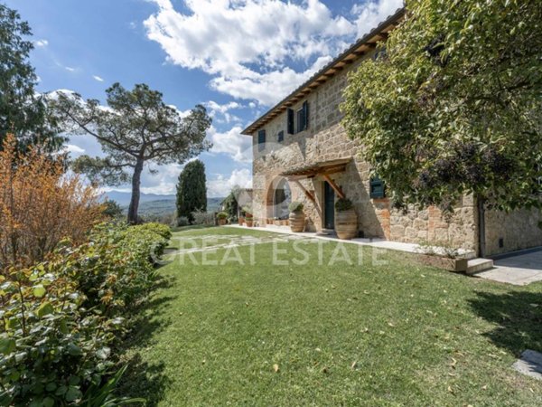 casa indipendente in vendita a Chiusi in zona Macciano