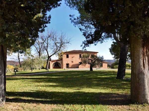 casa indipendente in vendita a Chiusi in zona Chiusi Scalo