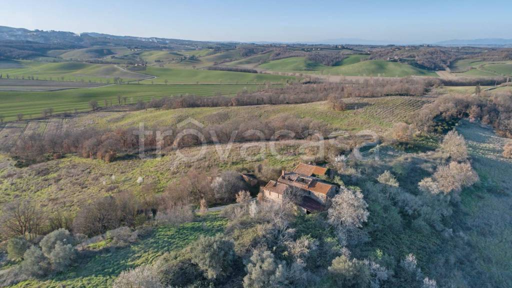 casa indipendente in vendita a Chiusi in zona Macciano