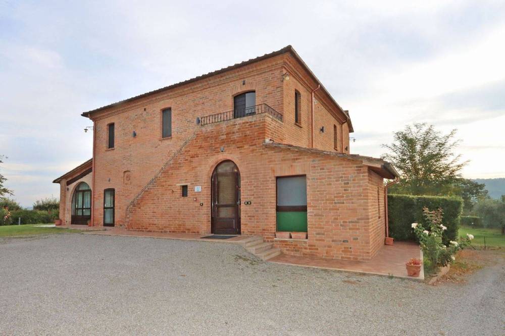 casa indipendente in vendita a Chiusi in zona Chiusi Scalo