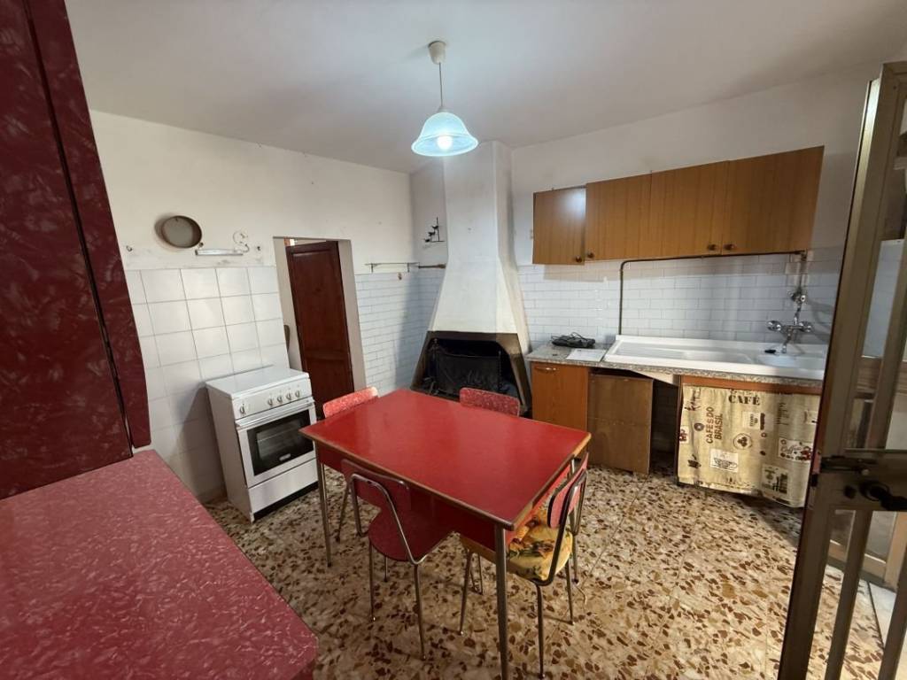 casa indipendente in vendita a Chiusi in zona Macciano