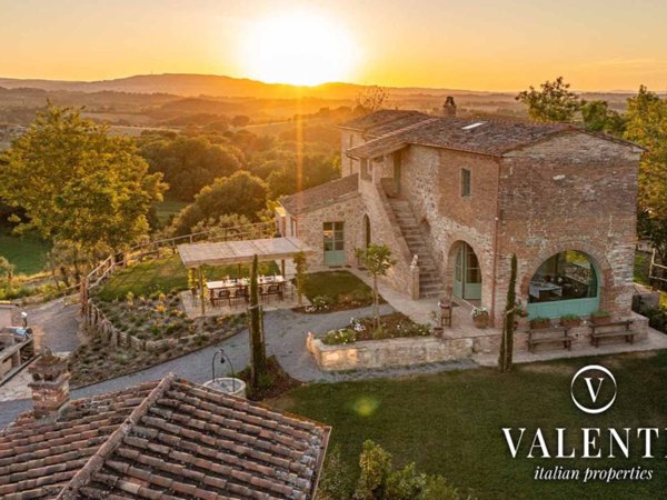 casa indipendente in vendita a Chiusi in zona Macciano