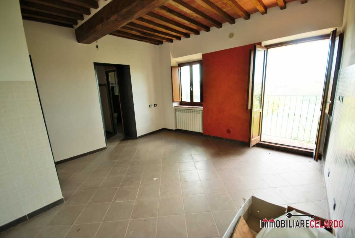 appartamento in vendita a Colle di Val d'Elsa in zona Montecchio / Borgatello