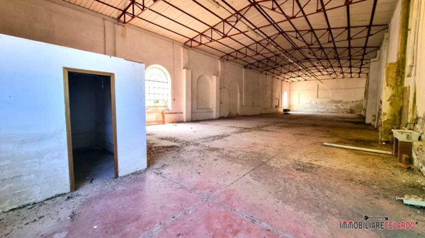 negozio in vendita a Colle di Val d'Elsa