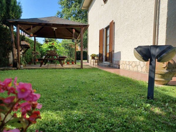 casa indipendente in vendita a Colle di Val d'Elsa in zona Boscona
