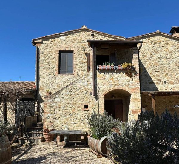 casa indipendente in vendita a Colle di Val d'Elsa