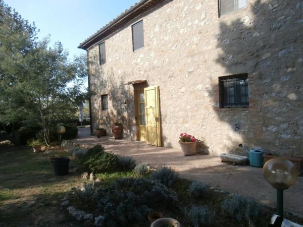 casa indipendente in vendita a Colle di Val d'Elsa