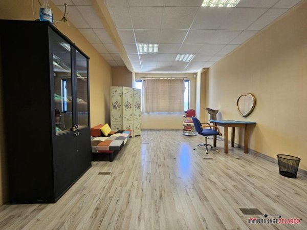 ufficio in vendita a Colle di Val d'Elsa