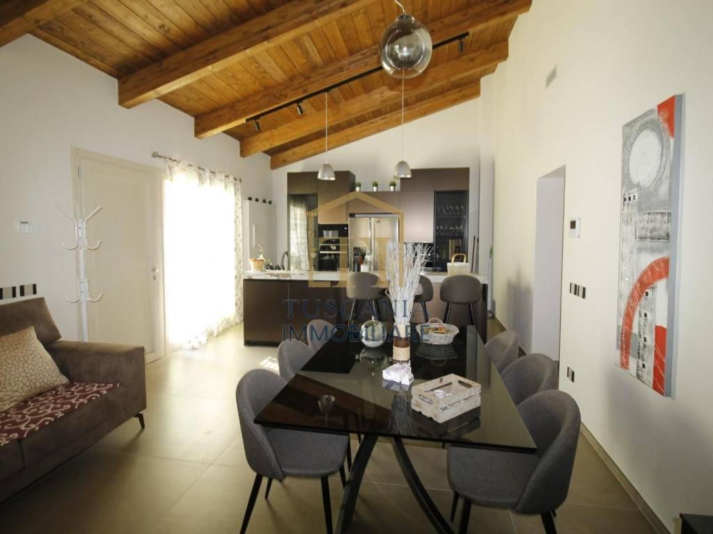 casa indipendente in vendita a Colle di Val d'Elsa