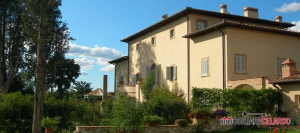 casa indipendente in vendita a Colle di Val d'Elsa