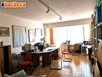 ufficio in vendita a Colle di Val d'Elsa