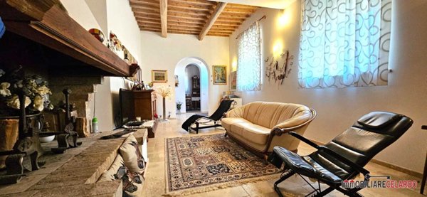 casa indipendente in vendita a Colle di Val d'Elsa in zona Le grazie