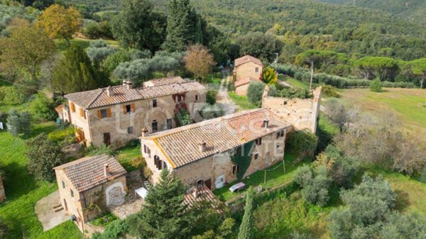 casa indipendente in vendita a Colle di Val d'Elsa
