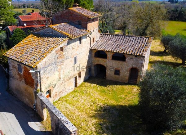 casale in vendita a Colle di Val d'Elsa