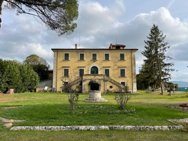 villa in vendita a Colle di Val d'Elsa