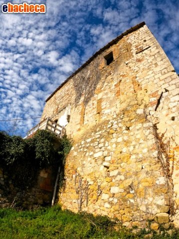 locale di sgombero in vendita a Colle di Val d'Elsa