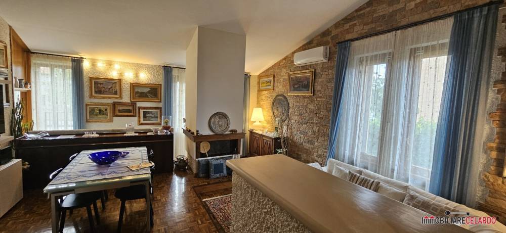 casa indipendente in vendita a Colle di Val d'Elsa in zona Le grazie