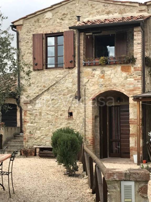 casa indipendente in vendita a Colle di Val d'Elsa