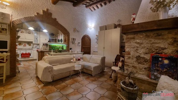 appartamento in vendita a Colle di Val d'Elsa