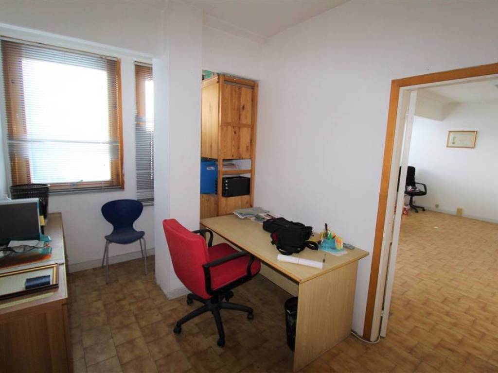 ufficio in vendita a Colle di Val d'Elsa